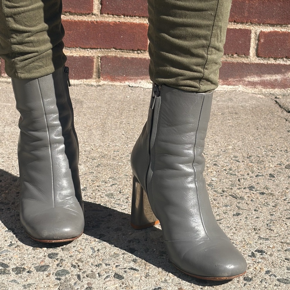Celine Gray Leather Boots comfortable fit for any occasion - Picture 10 of 15